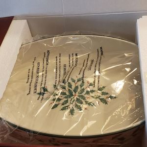 LENOX NEW HOLIDAY 2 quart baking dish
